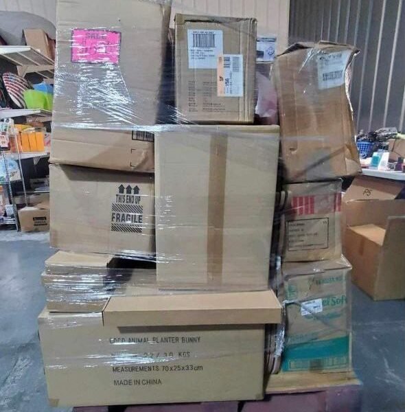 Christmas clothes pallet-bulk liquidation sales