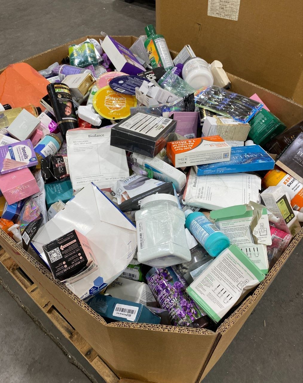 photo_5935755897152324845_y.jpg Health and beauty liquidation pallets - Image 1